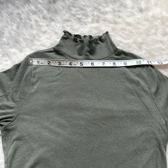 🔥4/$20 Hollister  Ruffle Turtleneck - Picture 7 of 12